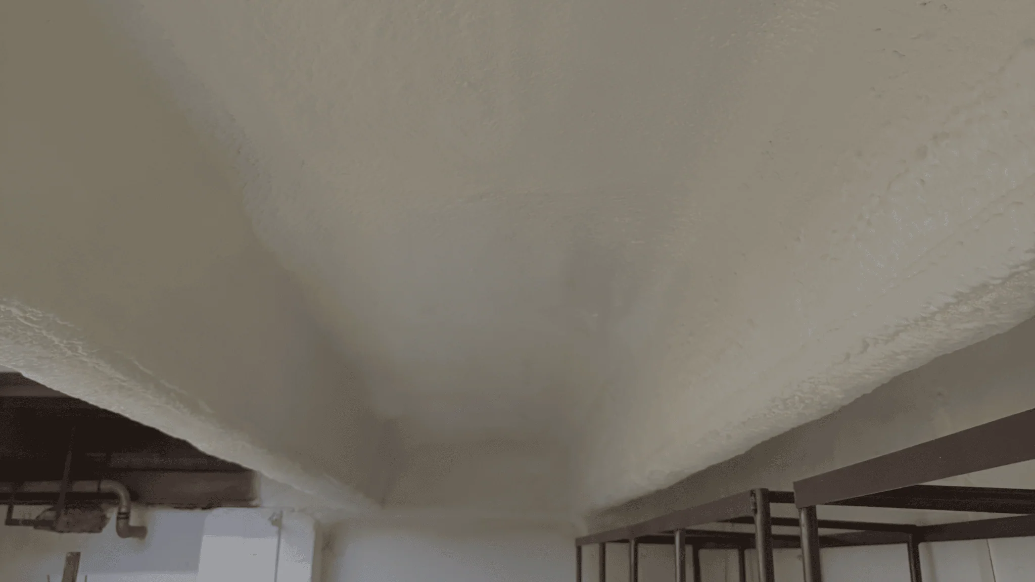 Izolace sklepních prostorů tvrdou PUR pěnou EXY 34 HFO